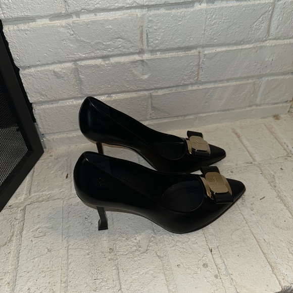 Salvatore Ferragamo Black Leather Pumps - Picture 5 of 9